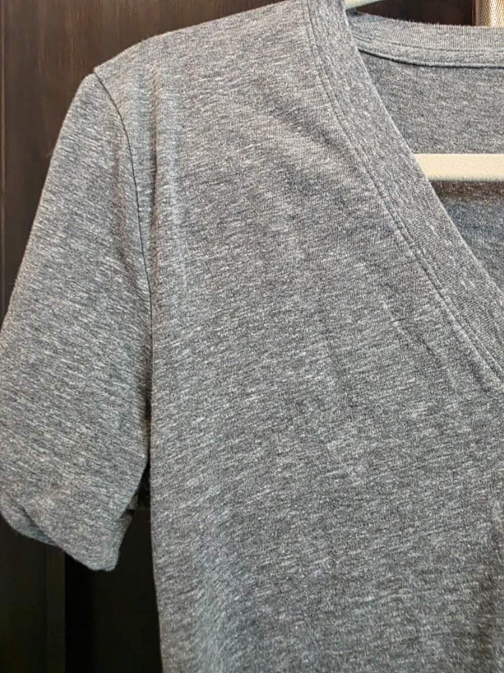 Universal Thread V-neck - Picture 3 of 5